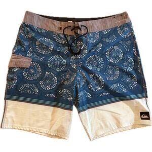 Quiksilver Highline Men's Board Shorts Size 36 Blue Geometric Surf Swim